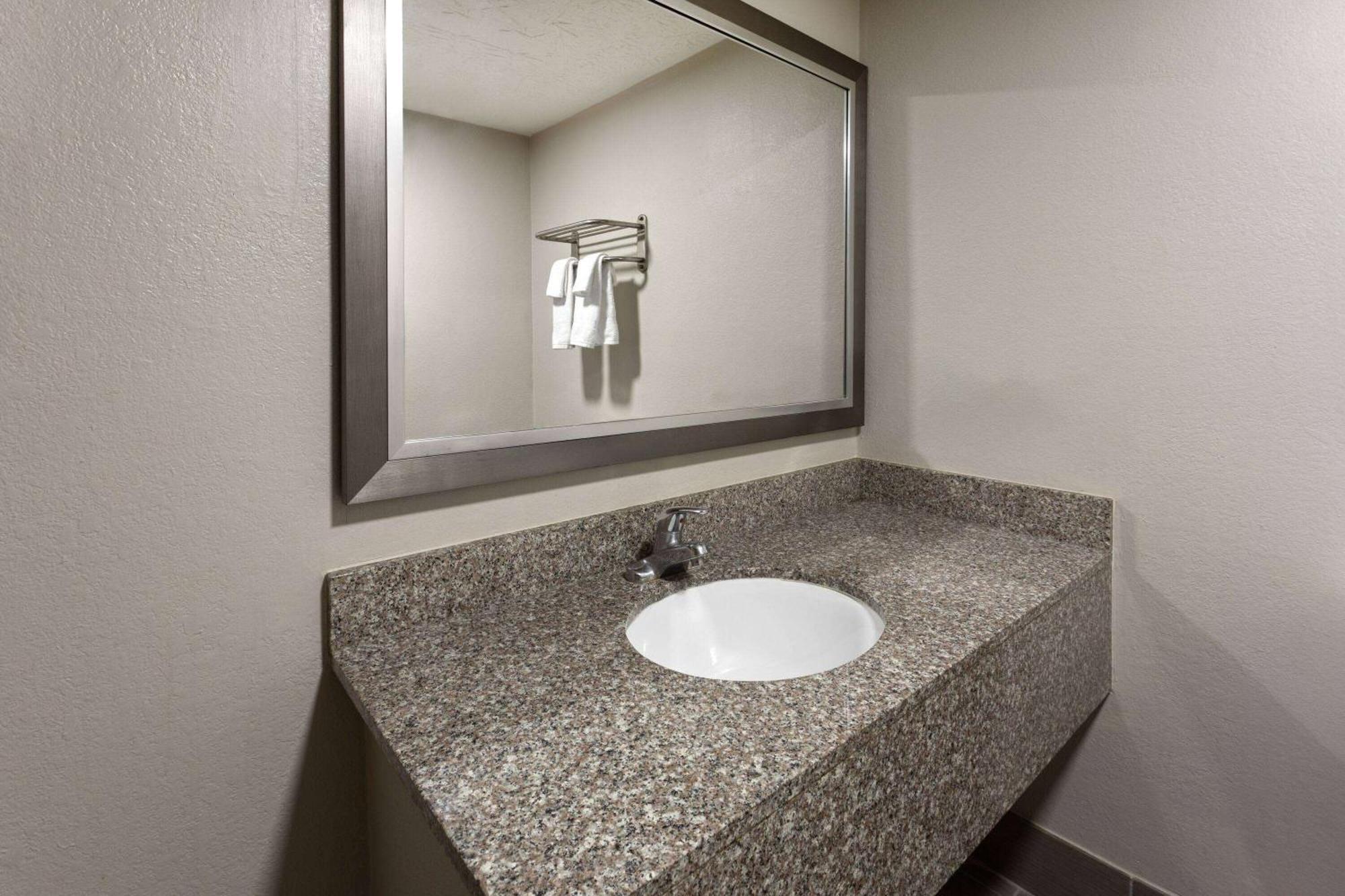 Days Inn By Wyndham Douglasville-Atlanta-Fairburn Road Exterior foto