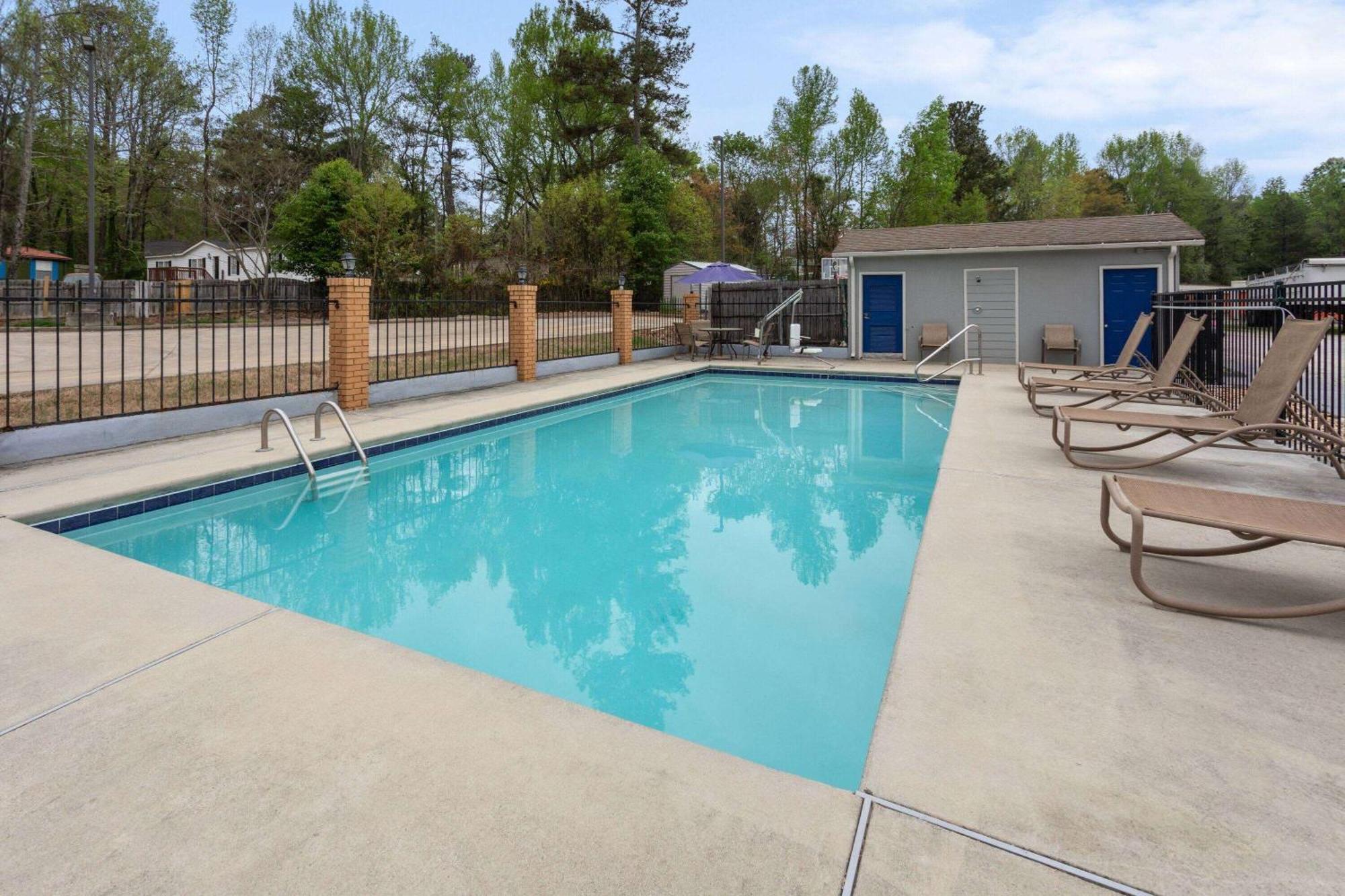 Days Inn By Wyndham Douglasville-Atlanta-Fairburn Road Exterior foto